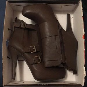 Guess heeled bootie